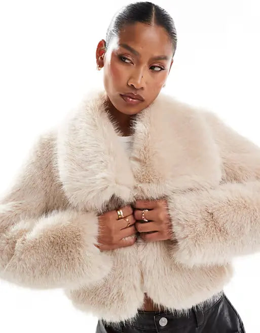 Cropped Faux Fur Jacket in Beige