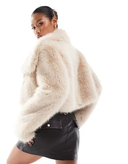 Cropped Faux Fur Jacket in Beige