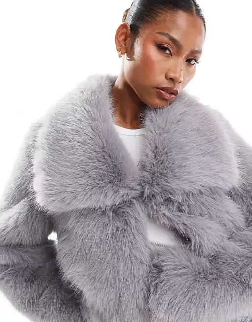 Cropped Faux Fur Jacket in Grey